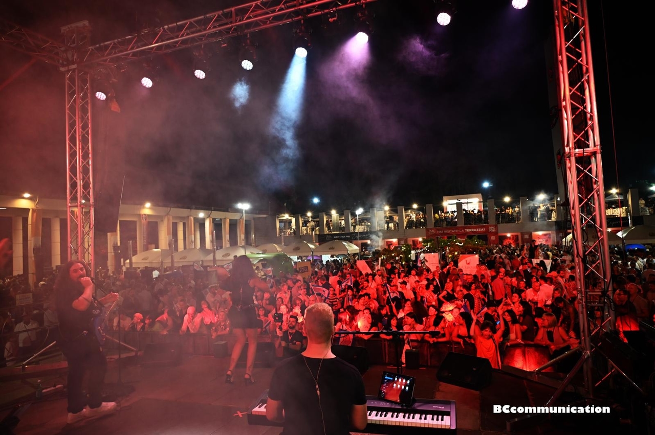 Monteruscello Festivali, 200 gastronomik sunum ve yeni bir yerel Phlegraean şarabı olan "Santa Chiara".