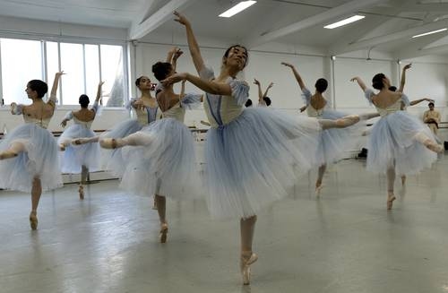 La CND celebra i 155 anni di Coppélia a Bellas Artes con una versione modernizzata.