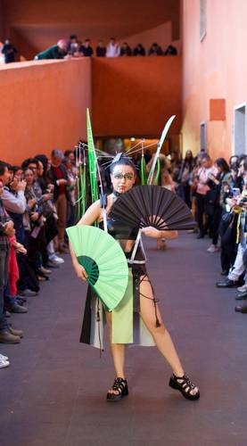 Studenten van La Esmeralda toonden hun combinaties van kunst en mode op de catwalk.
