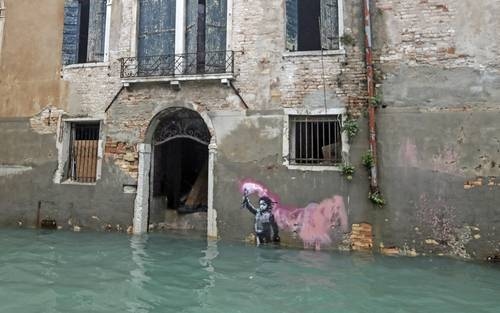 Graffiti van Banksy verwijderd in Venetië