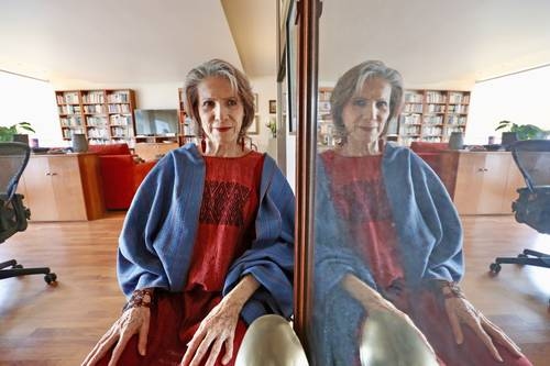 Verónica Ortiz Lawrence findet in Worten einen Weg, sich wieder aufzubauen.