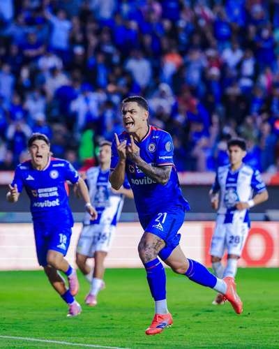 Çimento işçileri Pachuca'yı 1-0 yenerek yenilgisiz kalmayı başardı.