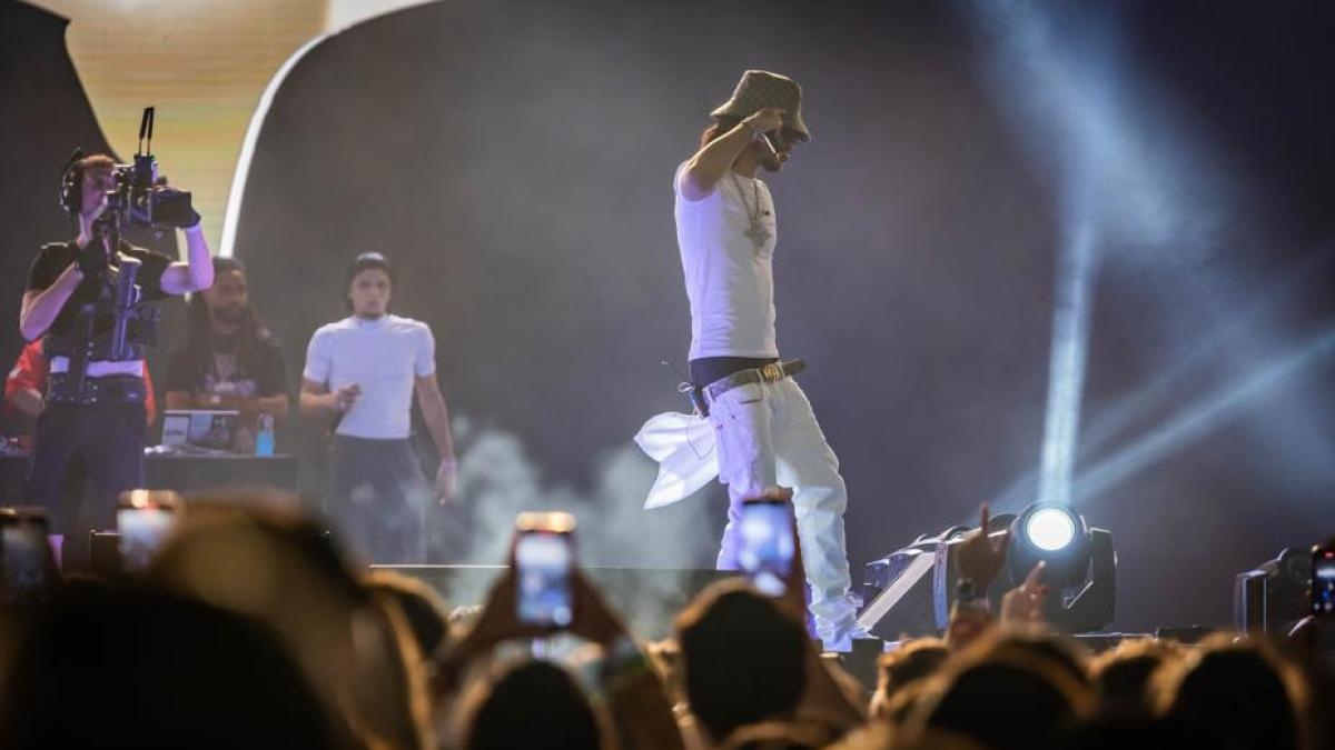 Barcelona gives in to perreo at the Reggaeton Beach Festival