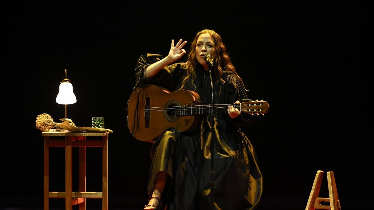 Natalia Lafourcade: “Soms is de industrie echt hard, het speelt je oneerlijk.”