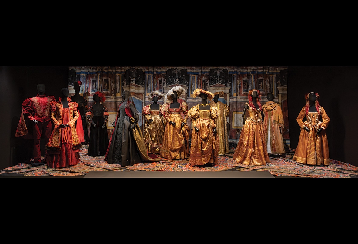 Exposições de verão: o mundo extravagante e barroco de Christian Lacroix em Moulins