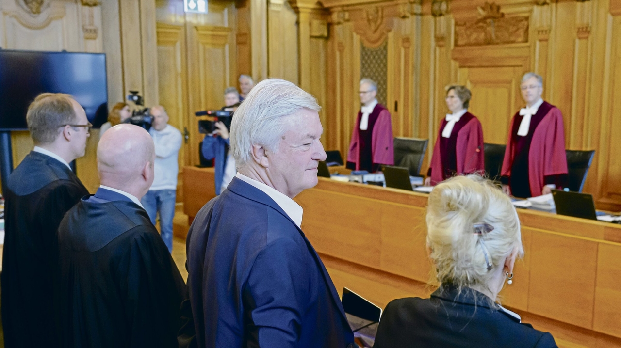 Interdiction des « compacts » | Jürgen Elsässer au pays des merveilles