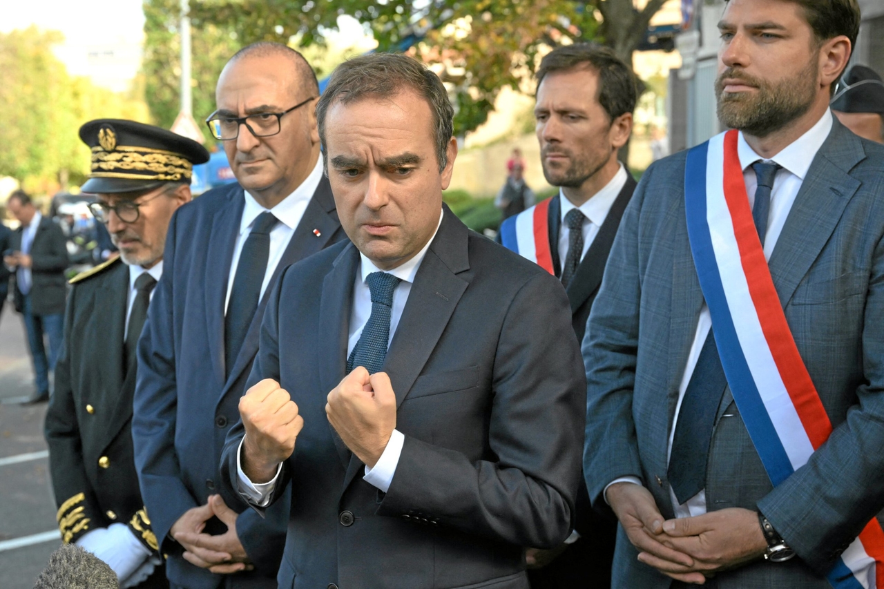 Francia | Sébastien Lecornu sta lavorando sotto pressione per formare un governo