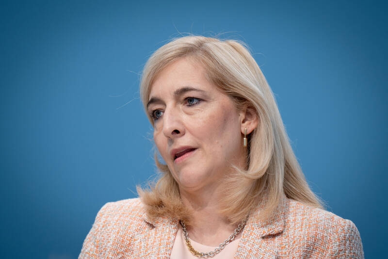 Conceptwetsvoorstel: Warken is van plan de verzending van cannabis te verbieden