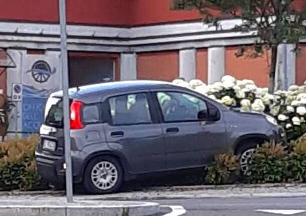 Laveno – Unfall in Laveno-Mombello in der Nähe des Piers: Eine 81-jährige Frau verletzt, der Rettungshubschrauber greift ein – – Varese News