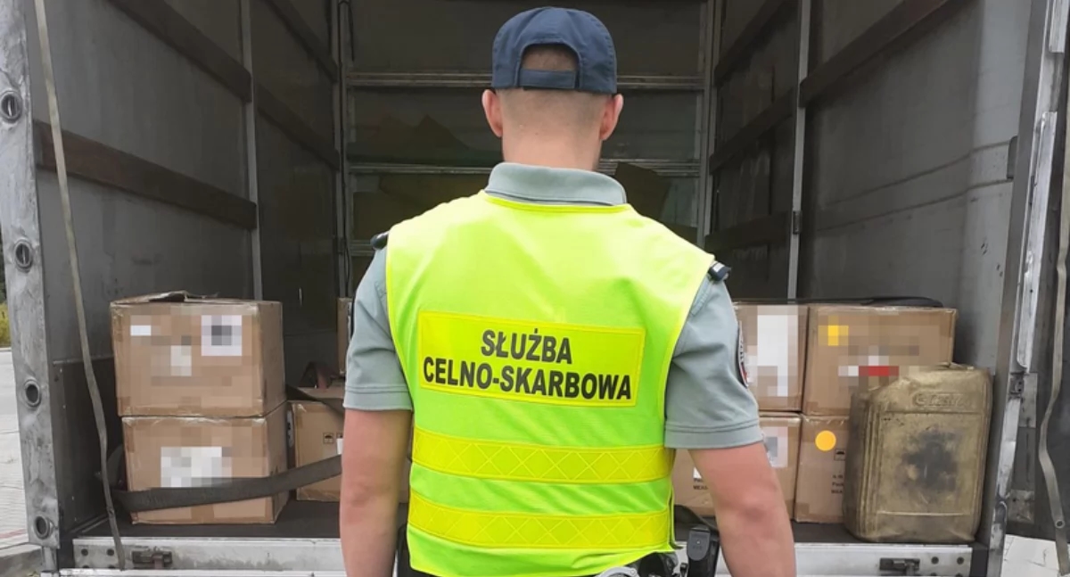 Ils ont saisi près de 6 000 cigarettes électroniques jetables.