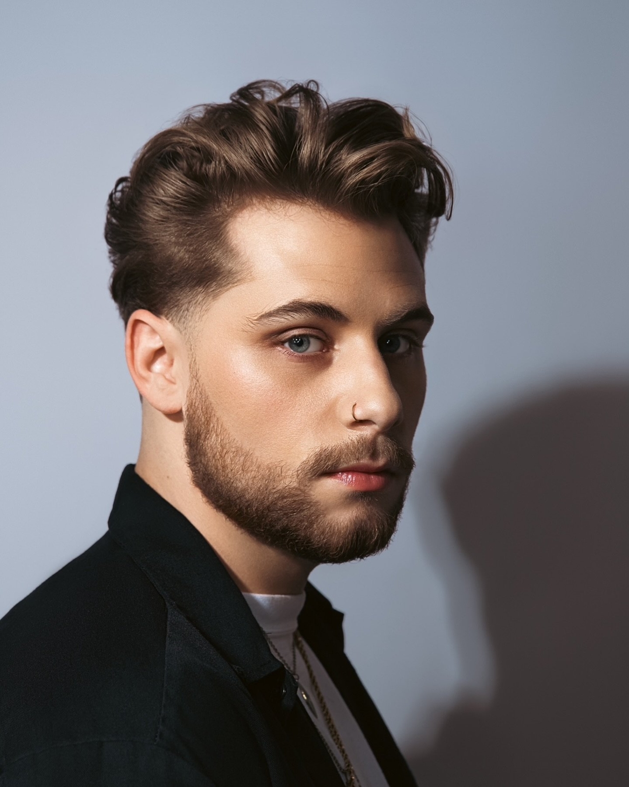 25 stylische Männerfrisuren für einen eleganten Look im November 2025