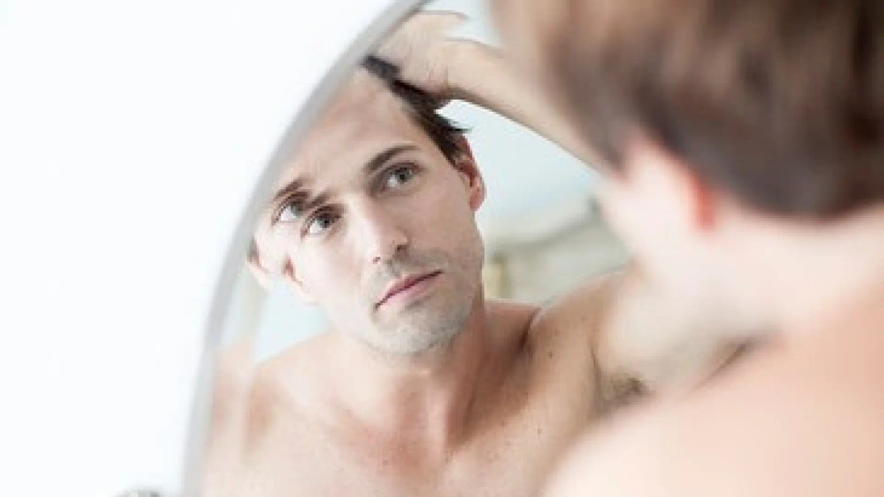 This is what your hair says about your health, according to science