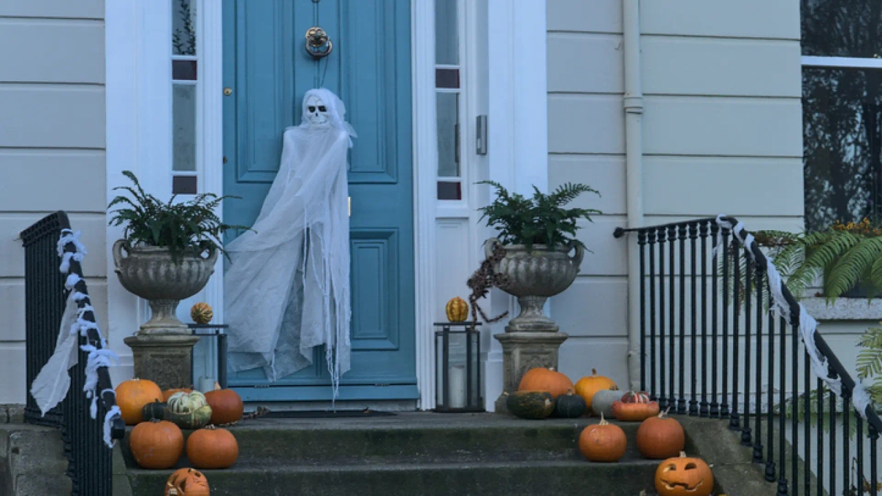 Neither the United States nor Mexico: this is the country of origin of the Halloween party that is worth visiting.