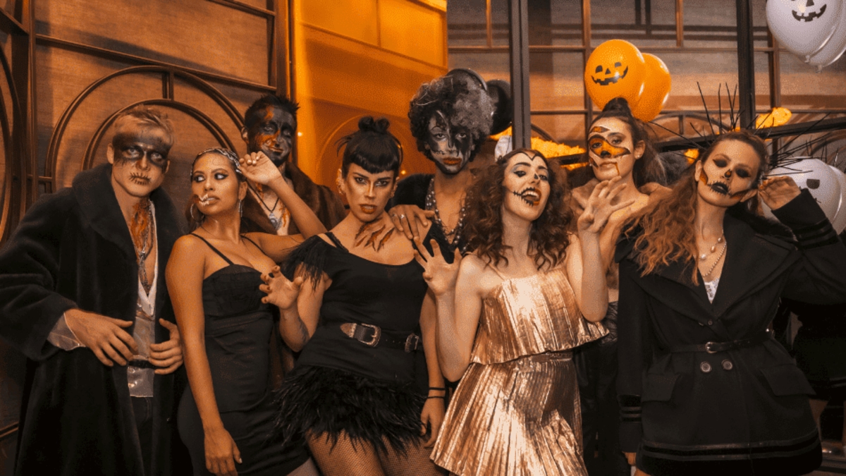 Os hotéis Hilton e JW Marriott celebram o Halloween com experiências temáticas ao redor do mundo.