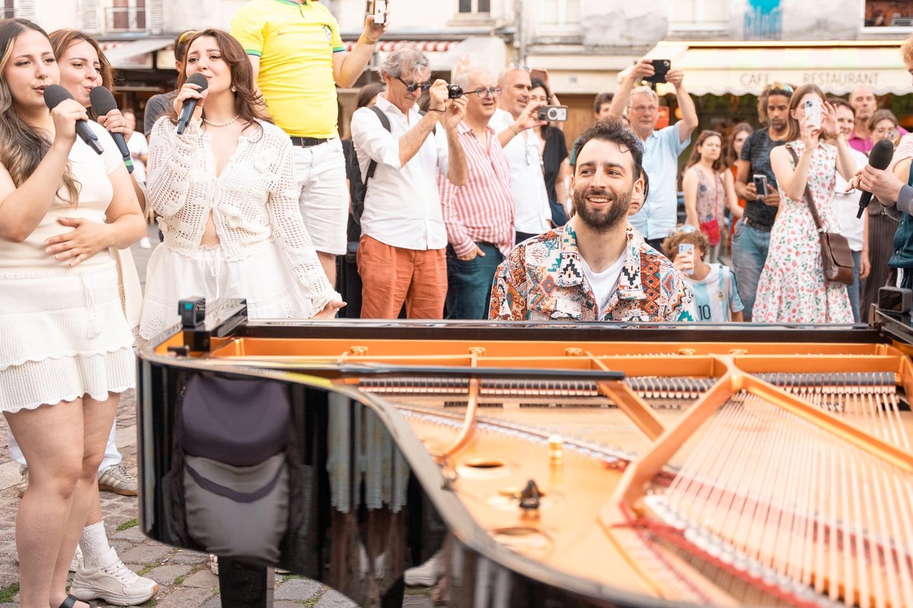 Julien Cohen, der Pianist, der klassische Musik auf die Straße bringt