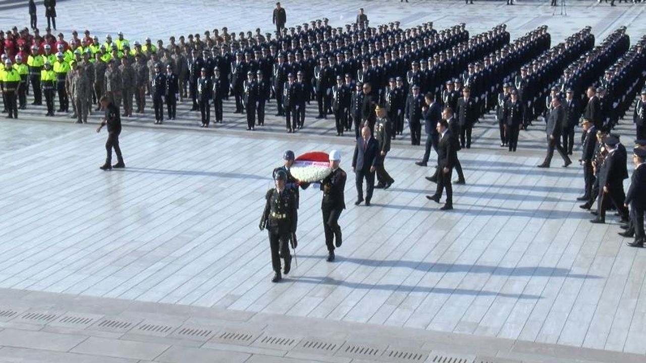 Politie bezoekt Anıtkabir