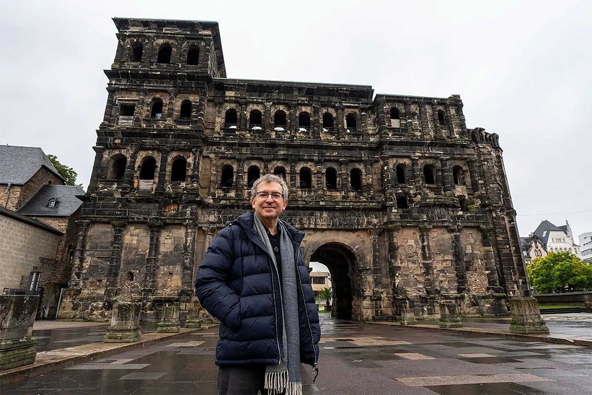 Santiago Posteguillo, on the border that changed the world: "Julius Caesar was not a dictator because a dictator never forgives his enemies."
