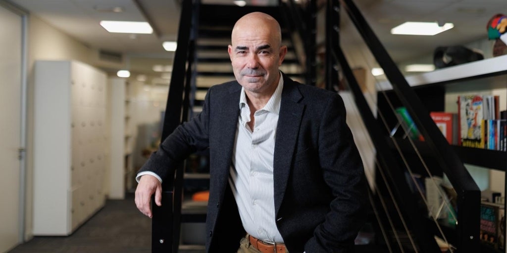 Eduardo Sacheri: "No one comes out of the Falklands unscathed: tragedy marked these young men forever."