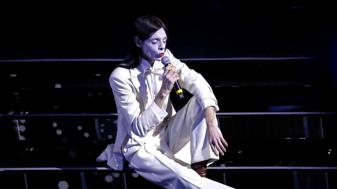 Fans van Lucio Corsi zijn wild bij de preview van The Guitar in the Rock